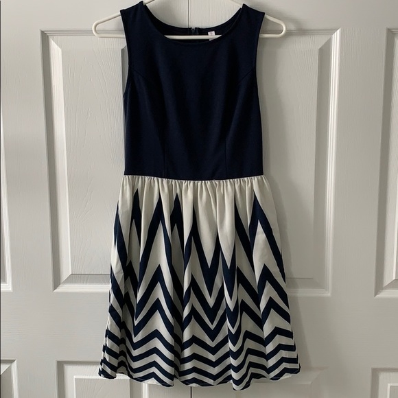 flowy dress - Picture 1 of 4